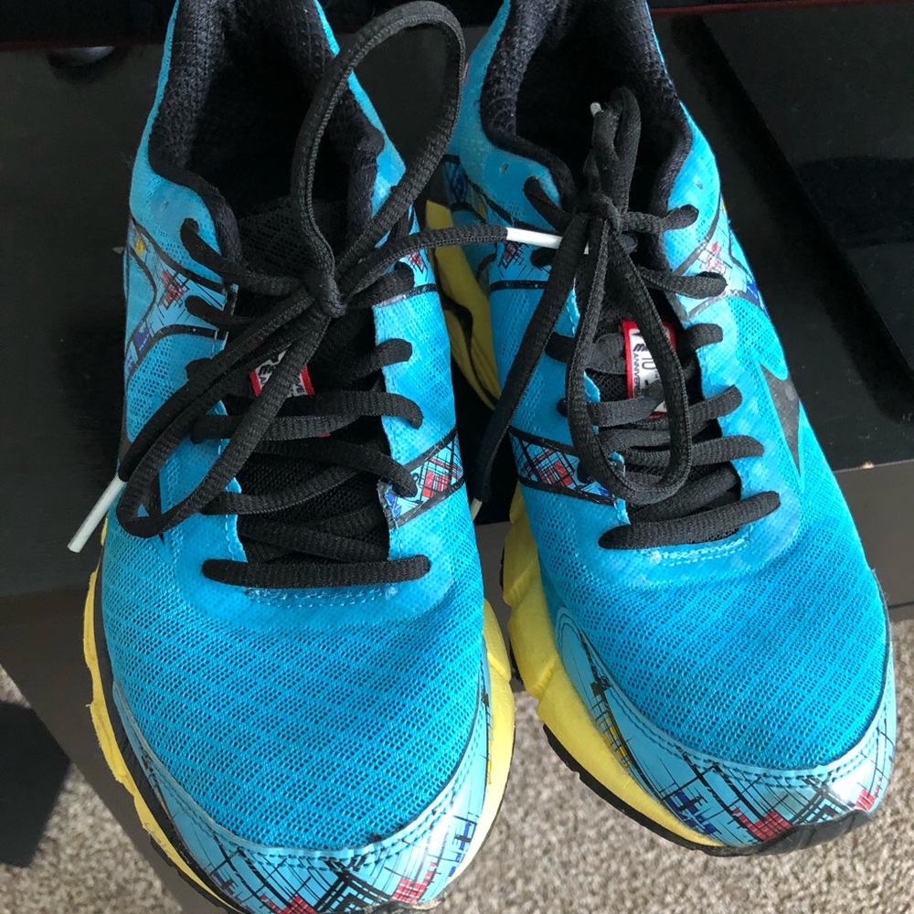 Sneakers